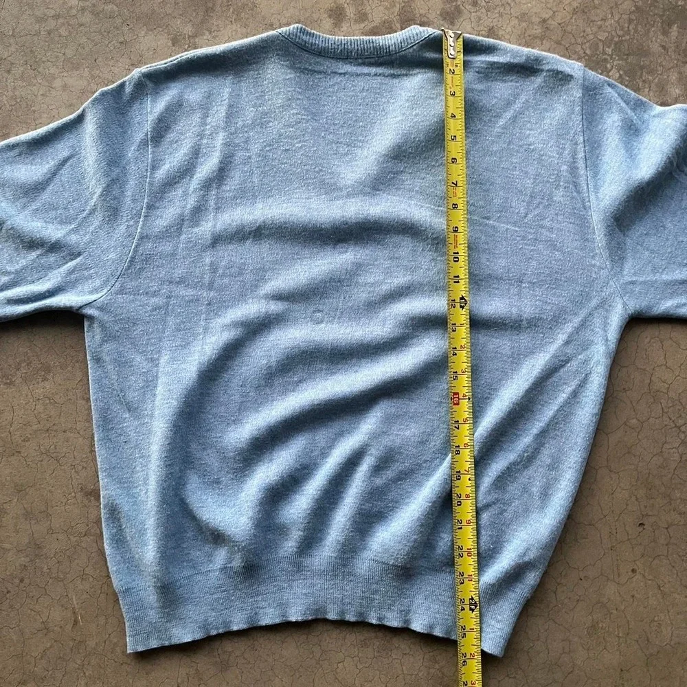 Vintage blue blank v neck sweater Measures xl